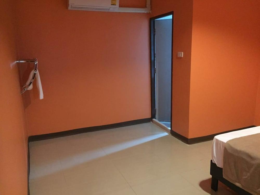 Uno Inn Bangkok Luaran gambar