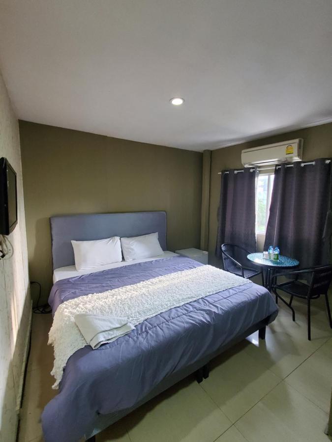 Uno Inn Bangkok Luaran gambar
