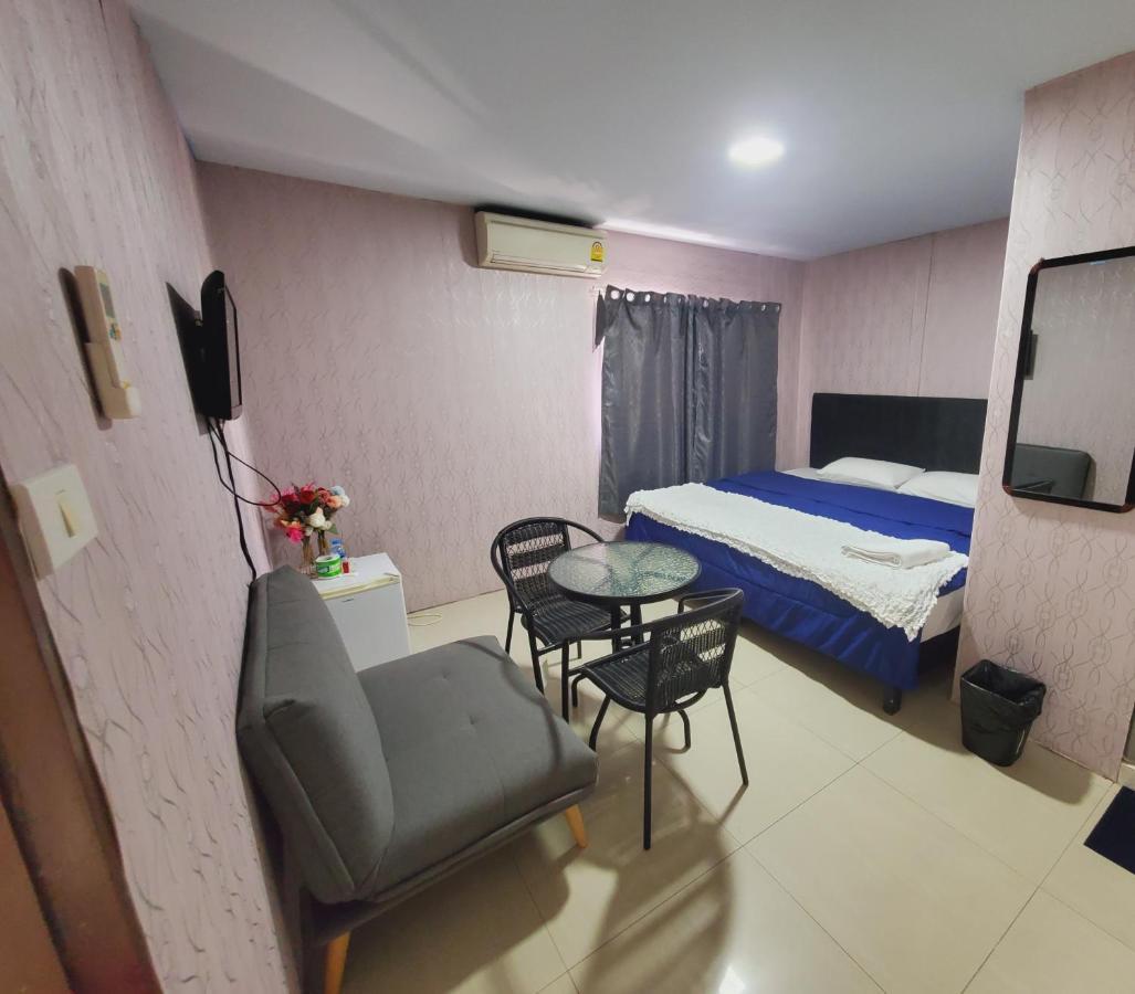 Uno Inn Bangkok Luaran gambar