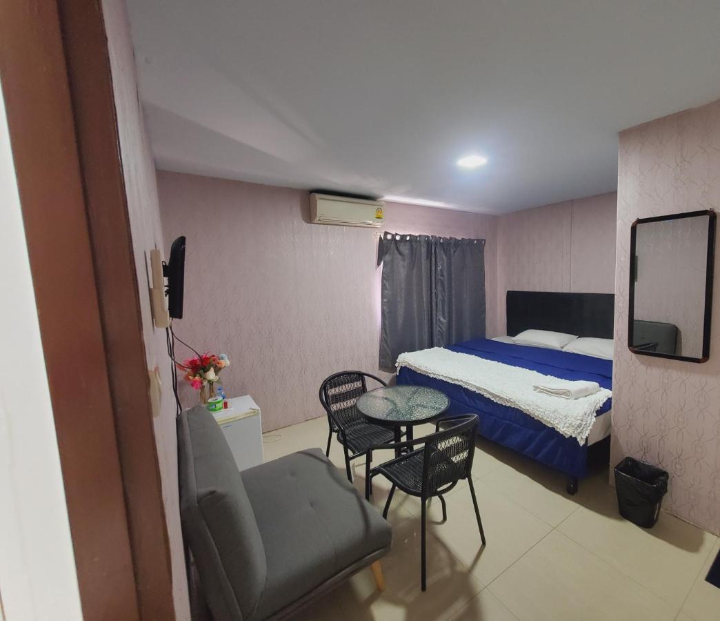 Uno Inn Bangkok Luaran gambar