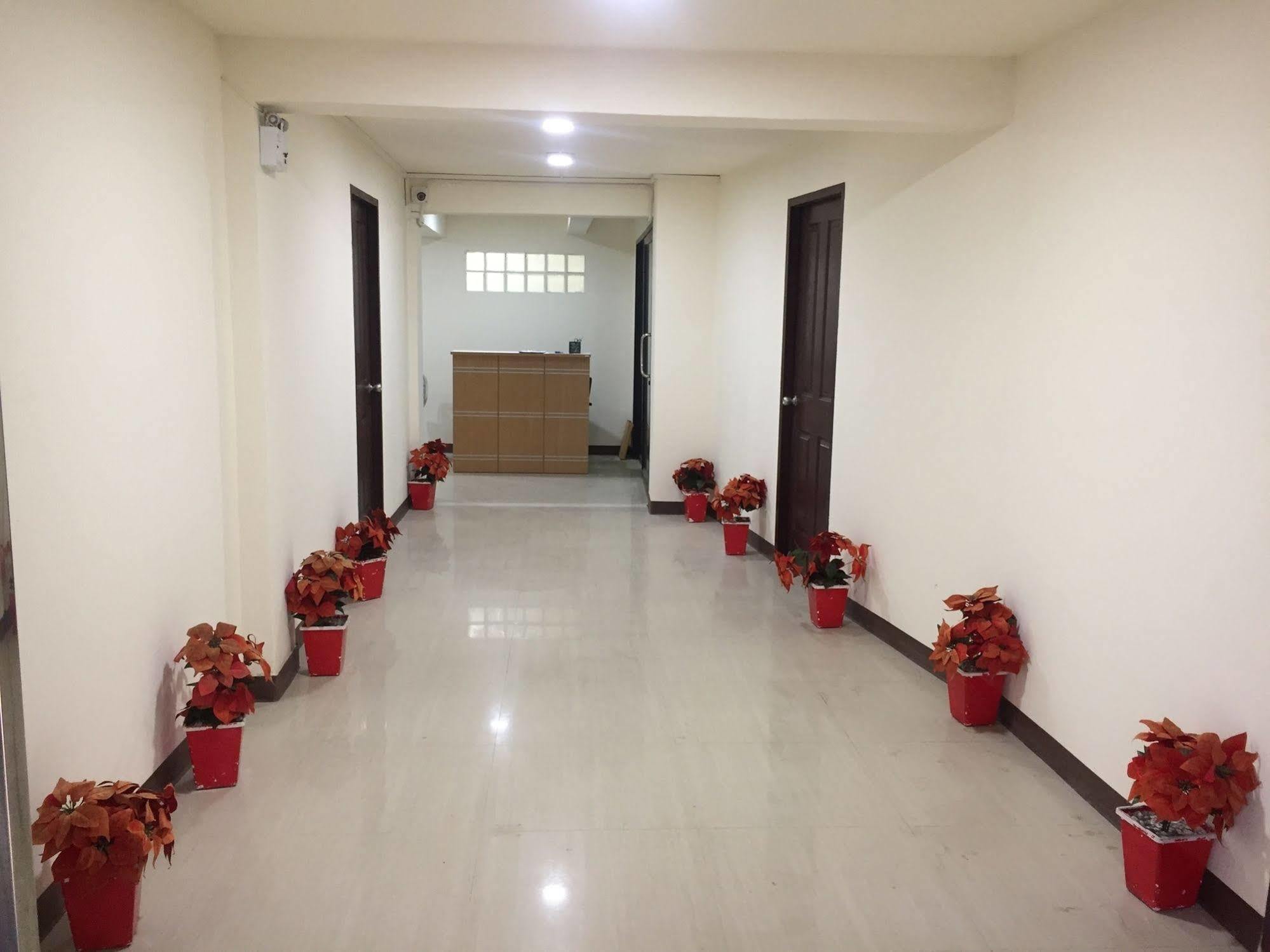 Uno Inn Bangkok Luaran gambar