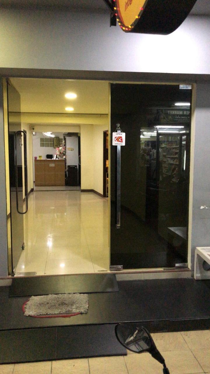 Uno Inn Bangkok Luaran gambar